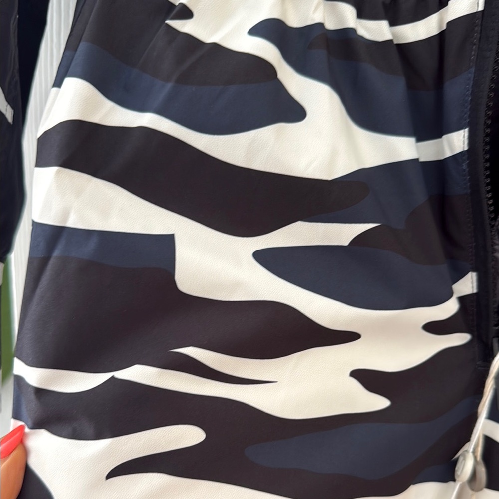 NWT Holden Black and White Zebra Ski Suit + belt bag - Picture 8 of 9